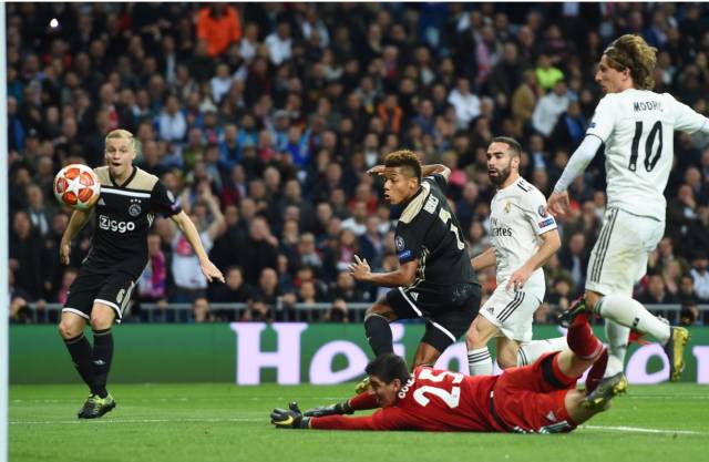 某队落后2 某队落后2